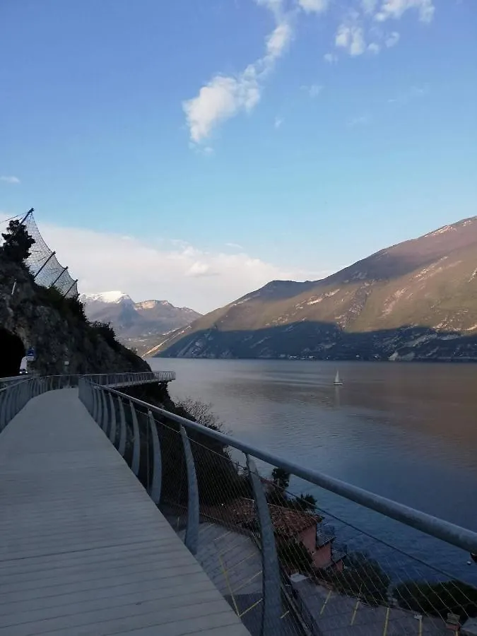 Casa Maria Lafinestrasulgarda Διαμέρισμα Limone sul Garda