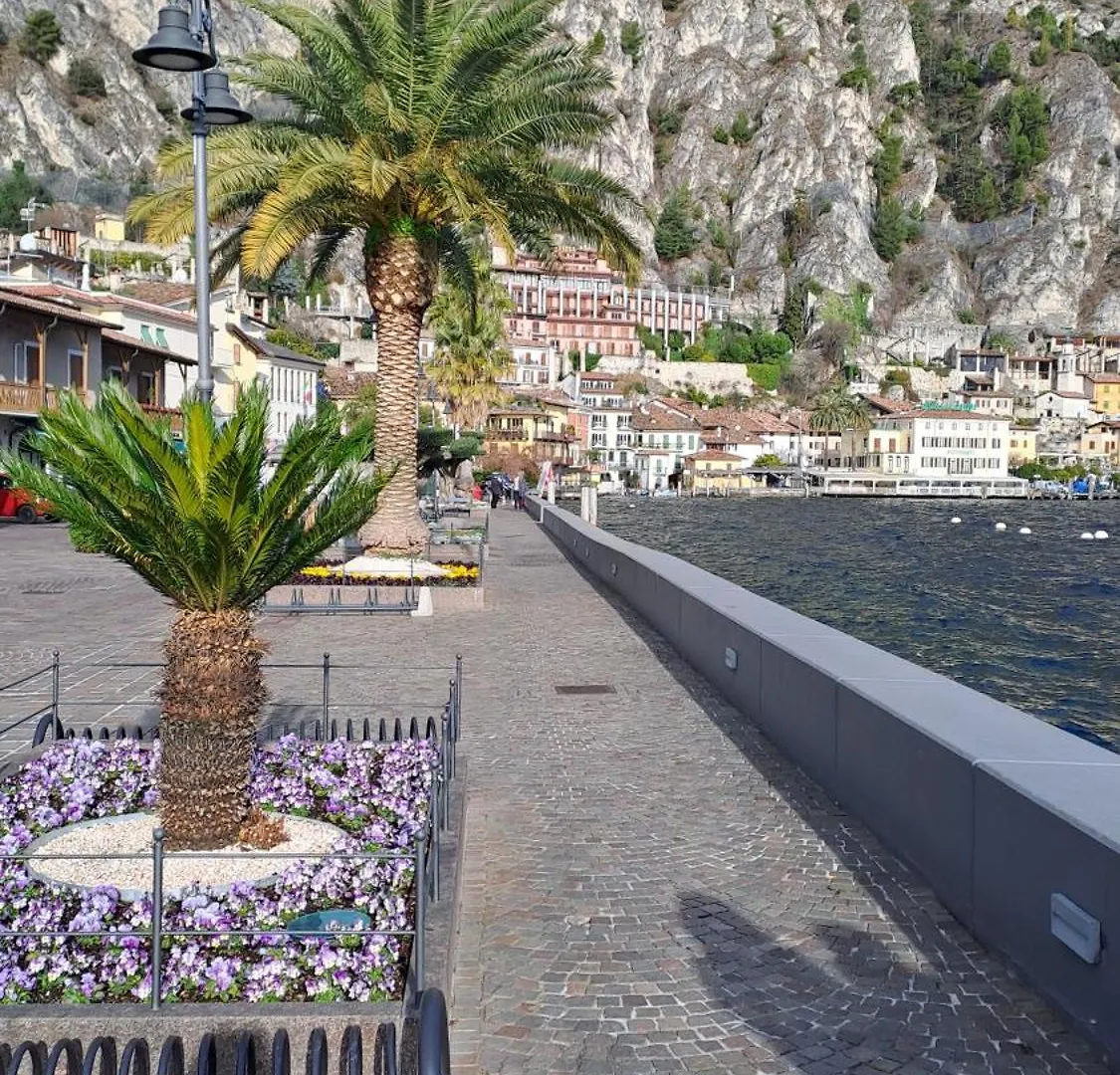 Casa Maria Lafinestrasulgarda Διαμέρισμα Limone sul Garda